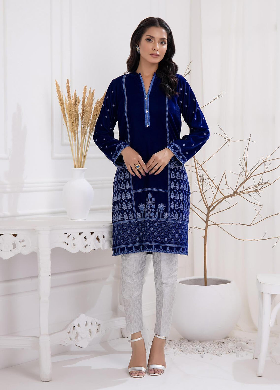 Lakhany Pret Embroidered  Velvet Kurti LSM22V LSM-2888