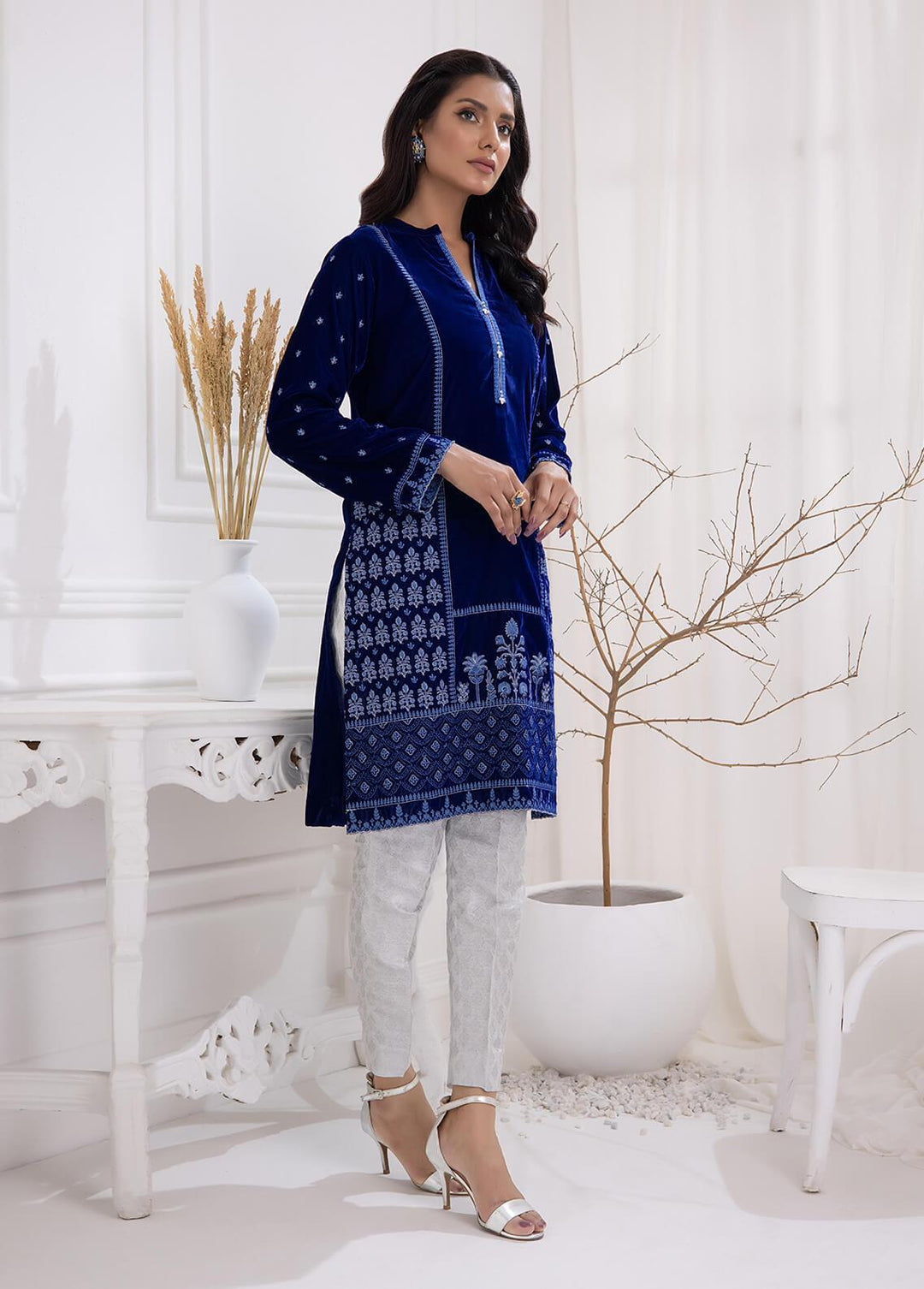 Lakhany Pret Embroidered  Velvet Kurti LSM22V LSM-2888