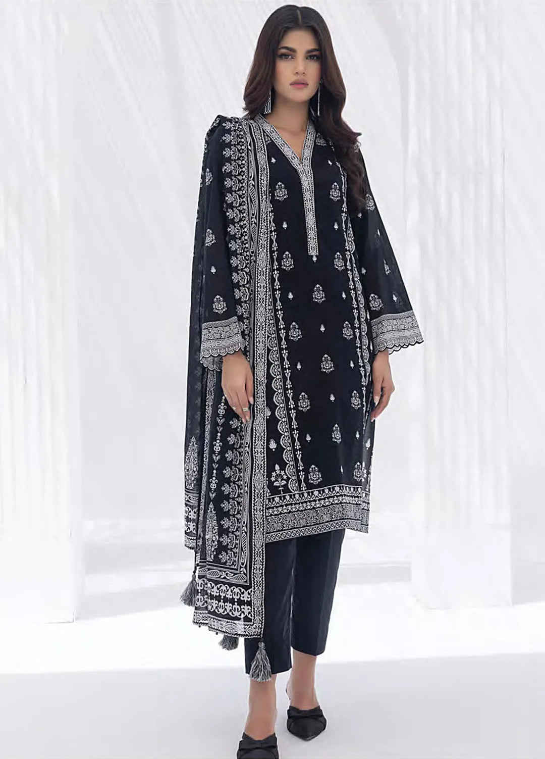 Lakhany Printed Lawn Suit Unstitched 3 Piece LSM24MC LG-AR-0009 - Summer Collection