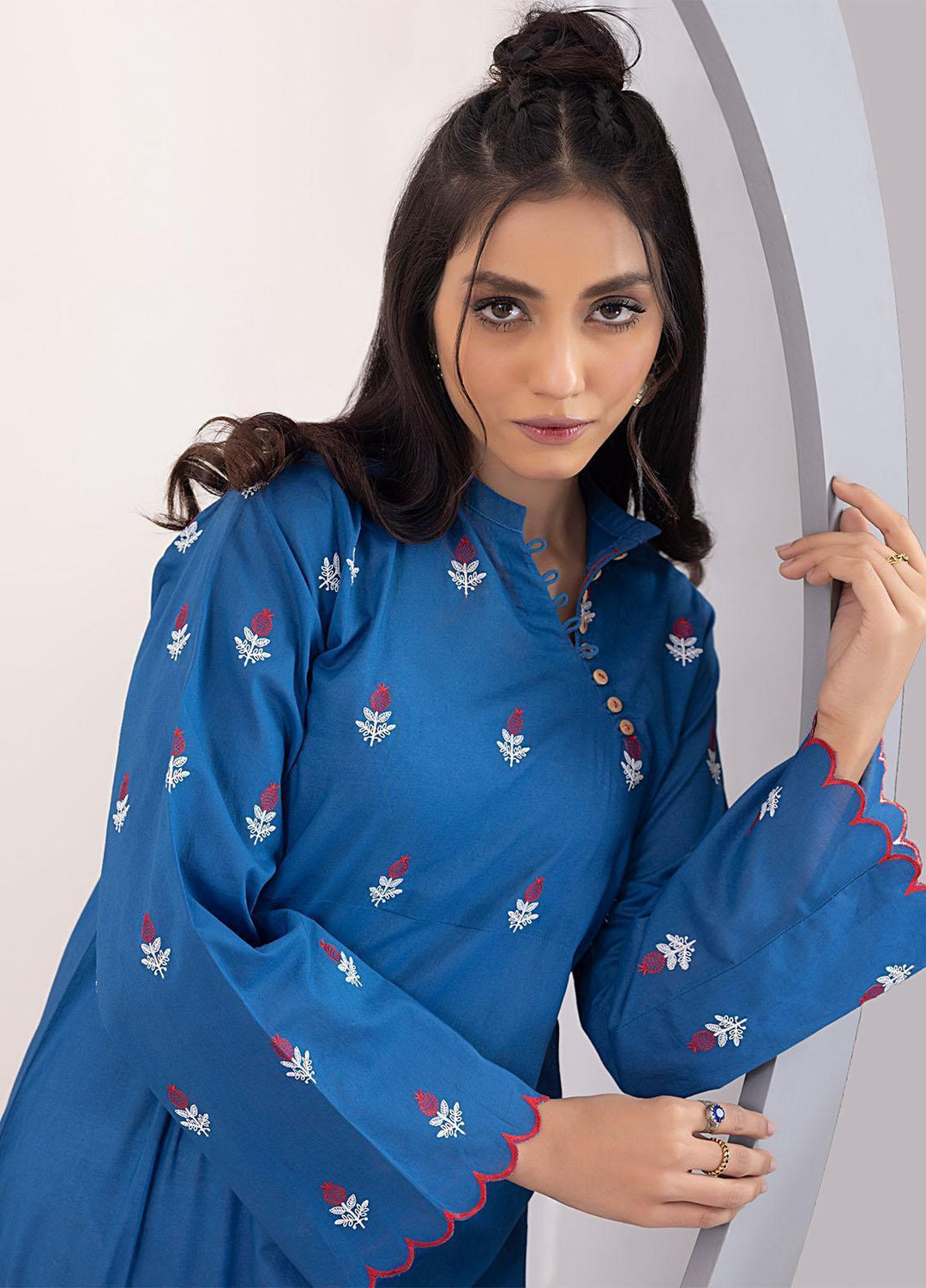 Lakhany Pret Embroidered Cambric Shirt LSM23S LG-EA-0418