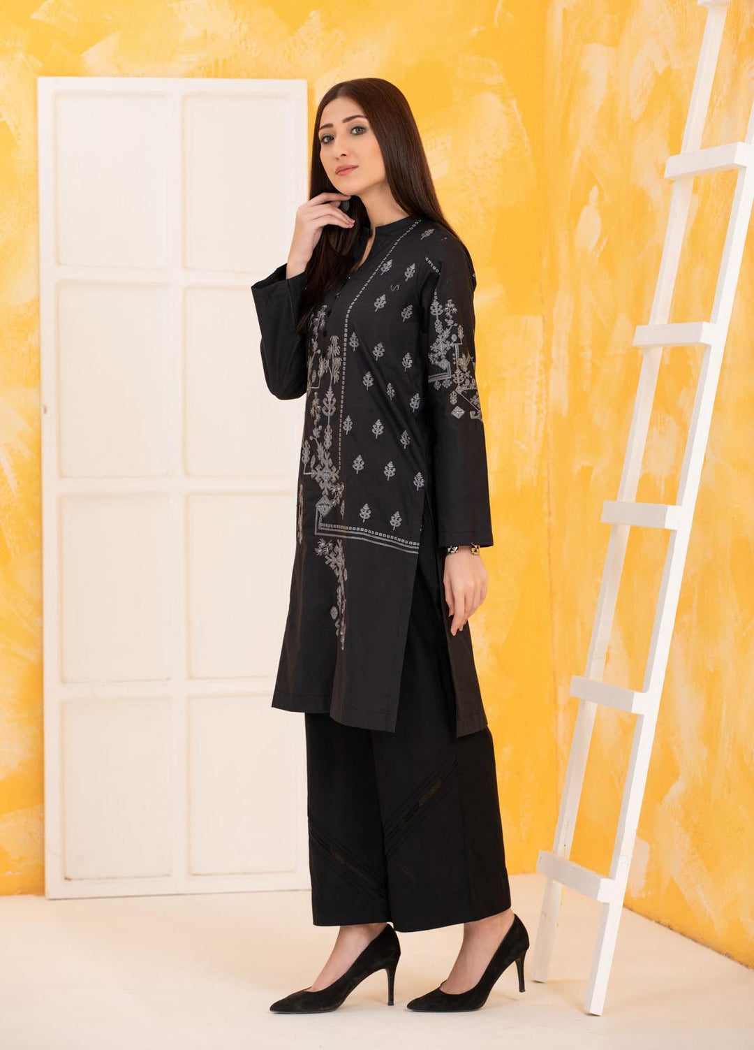 Lakhany Pret Embroidered Cambric 2 Piece Suit LSM-2817