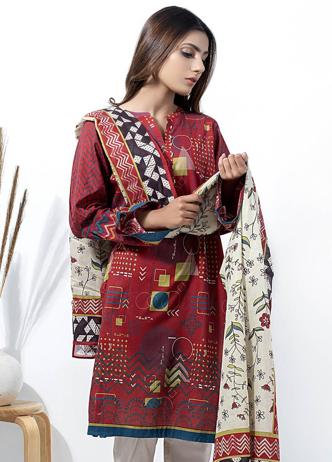 Lakhany Printed Lawn Suits Unstitched 2 Piece LSM21SP SD-2141 - Summer Collection