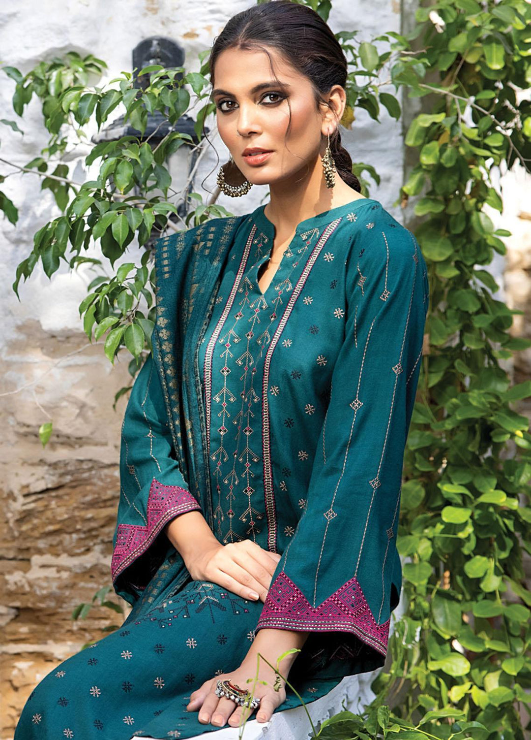 Lakhany Embroidered Slub Suits Unstitched 3 Piece LSM22W WES-SA-0119 - Winter Collection