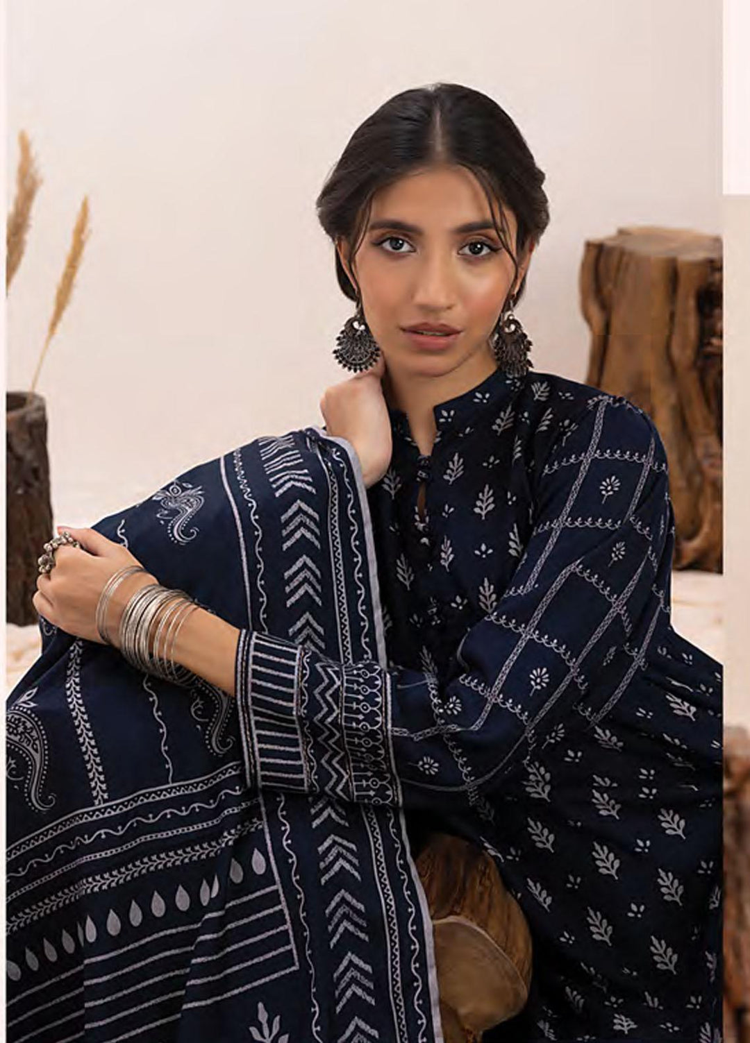 Lakhany Printed Pashmina Suits Unstitched 3 Piece LSM23PP LG-ZH-0093-B - Winter Collection