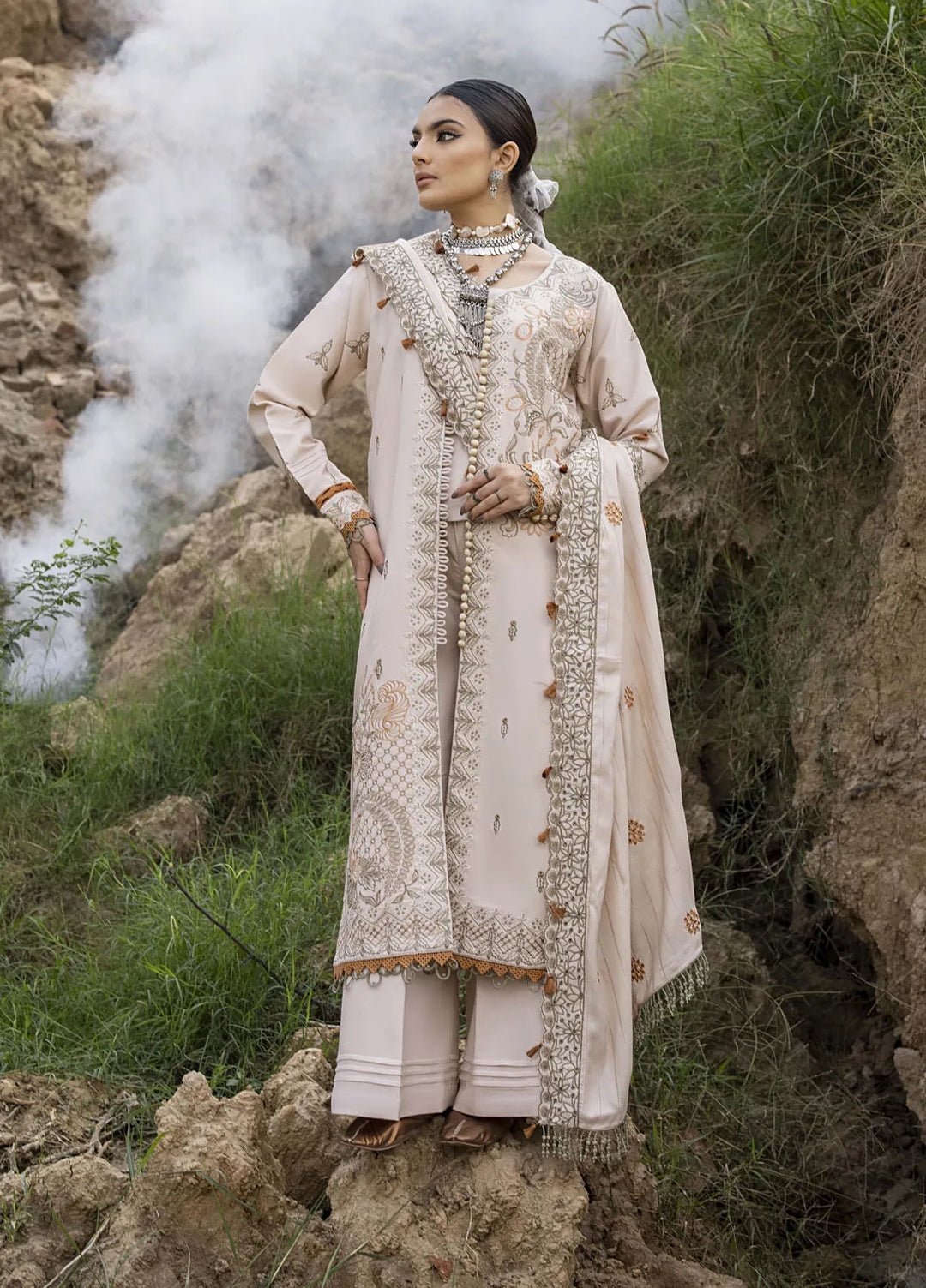 Lyra by Meerak Embroidered Peach Wool Suit Unstitched 3 Piece MRK24LW D-09 Zeen - Winter Collection