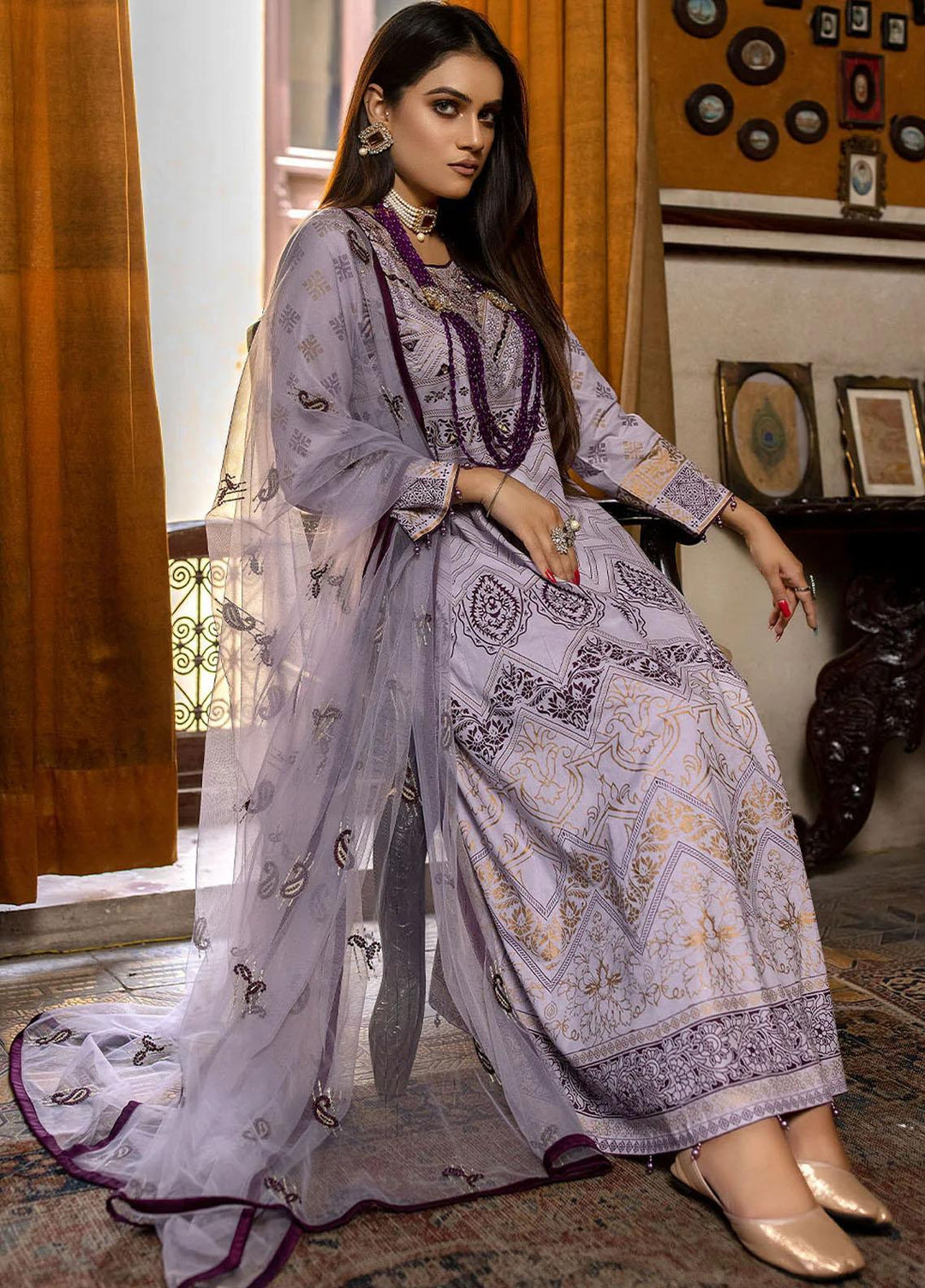 Madame Pret Embroidered Lawn 3 Piece MDM22PE F1000