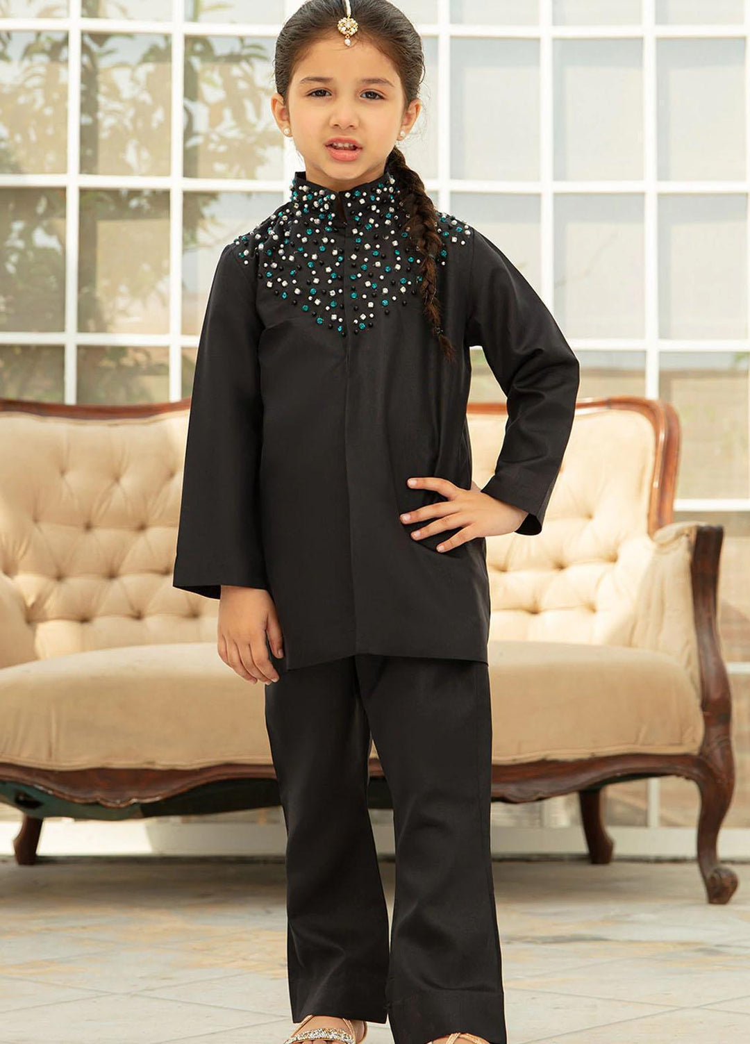 Vanya Pret Embroidered Lawn 2 Piece VY22MM ME-04