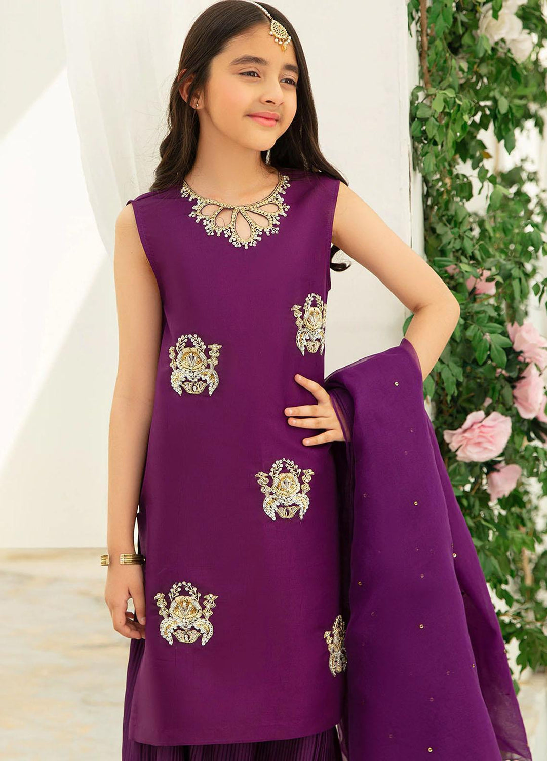 Vanya Pret Embroidered Raw Silk 3 Piece VY22MM ME-09