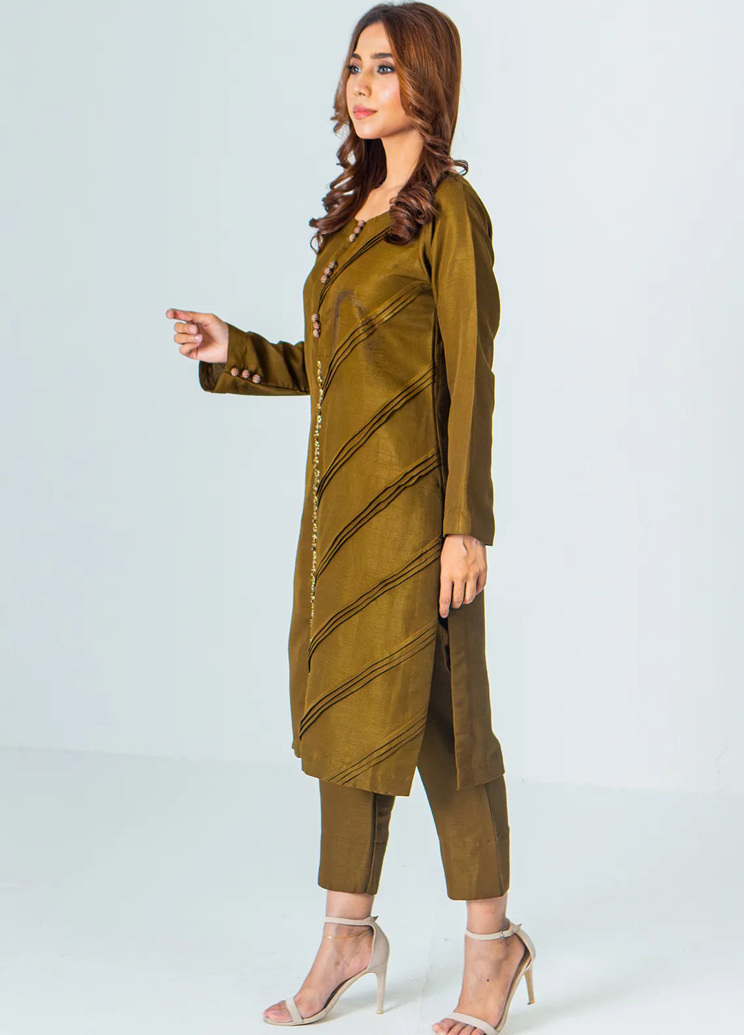 Mahnoor Ejaaz Pret Embroidered Silk 3 Piece Suit MELP-SH-009