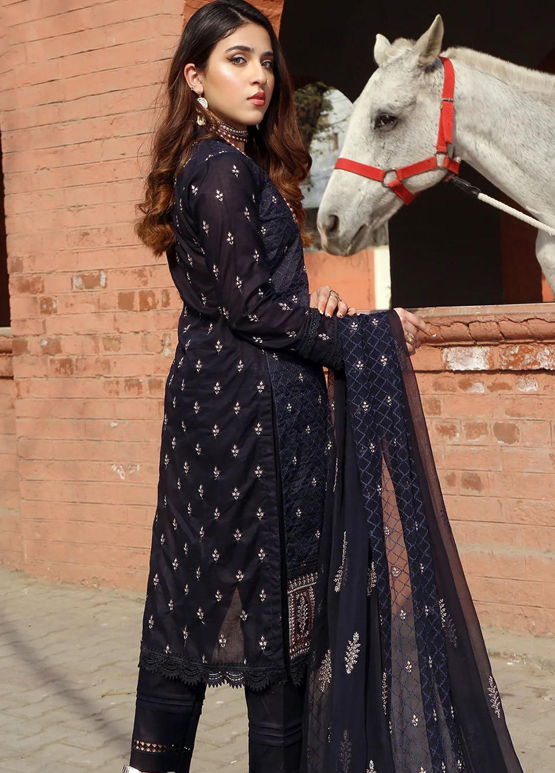 Mahnur Embroidered Lawn Suits Unstitched 3 Piece MN23L-V2 D-07 - Summer Collection