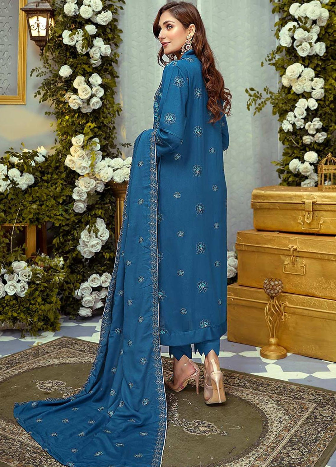 Mahpara By Mahnur Embroidered Karandi Suits Unstitched 3 Piece MN22M D-06 - Winter Collection
