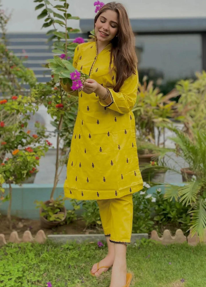 MAK Fashion Pret Embroidered Lawn 2 Piece Suit Kiara
