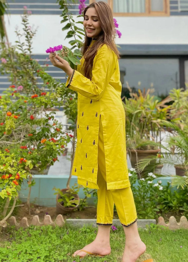 MAK Fashion Pret Embroidered Lawn 2 Piece Suit Kiara