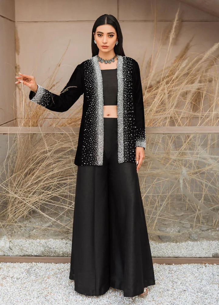 Malook By Shazia Ovais Pret Embroidered Velvet 3 Piece Suit MLK23V Pearly