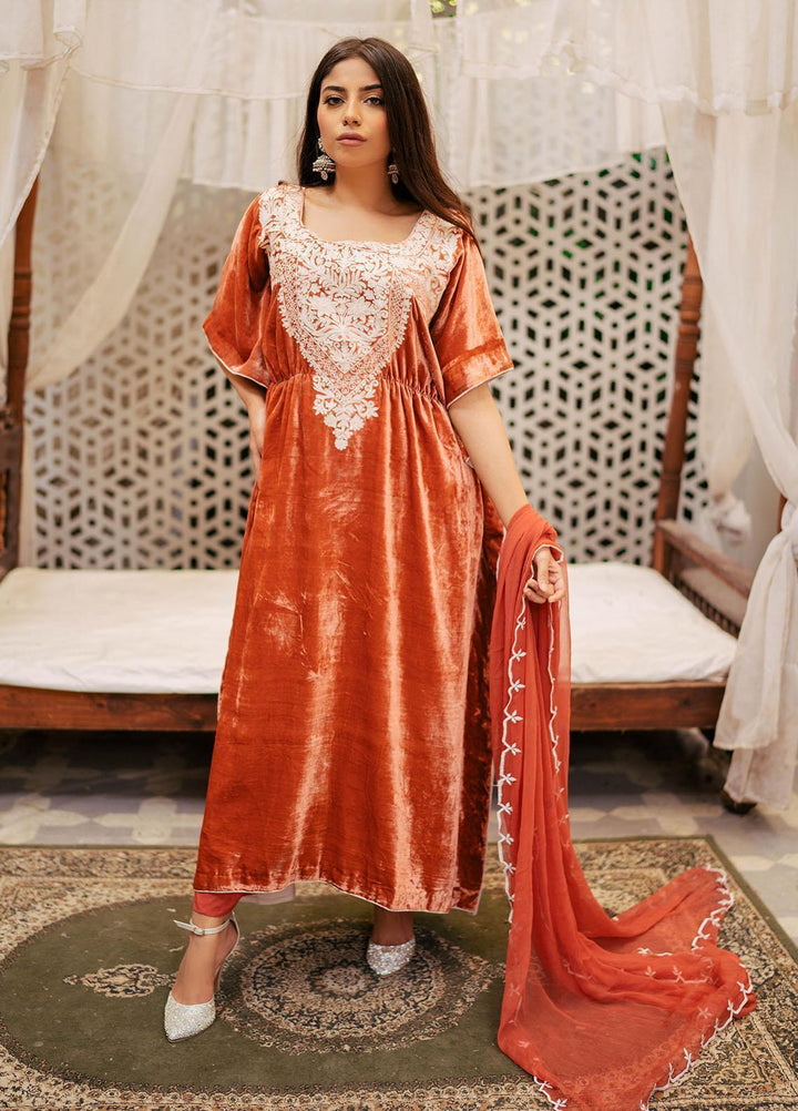 Manaal Arfeen Luxury Pret  Velvet 3 Piece Suit MNL23LP Rust Fusion