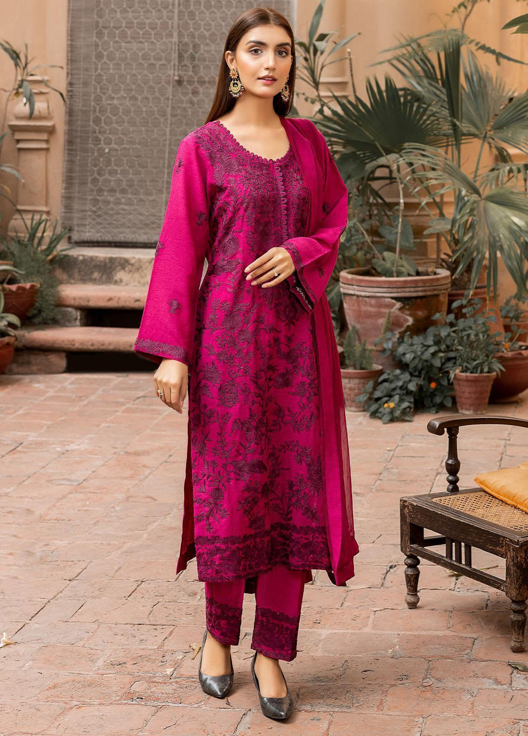 Manaal Arfeen Luxury Pret  Karandi 3 Piece Suit MNL23LP Deep Magenta