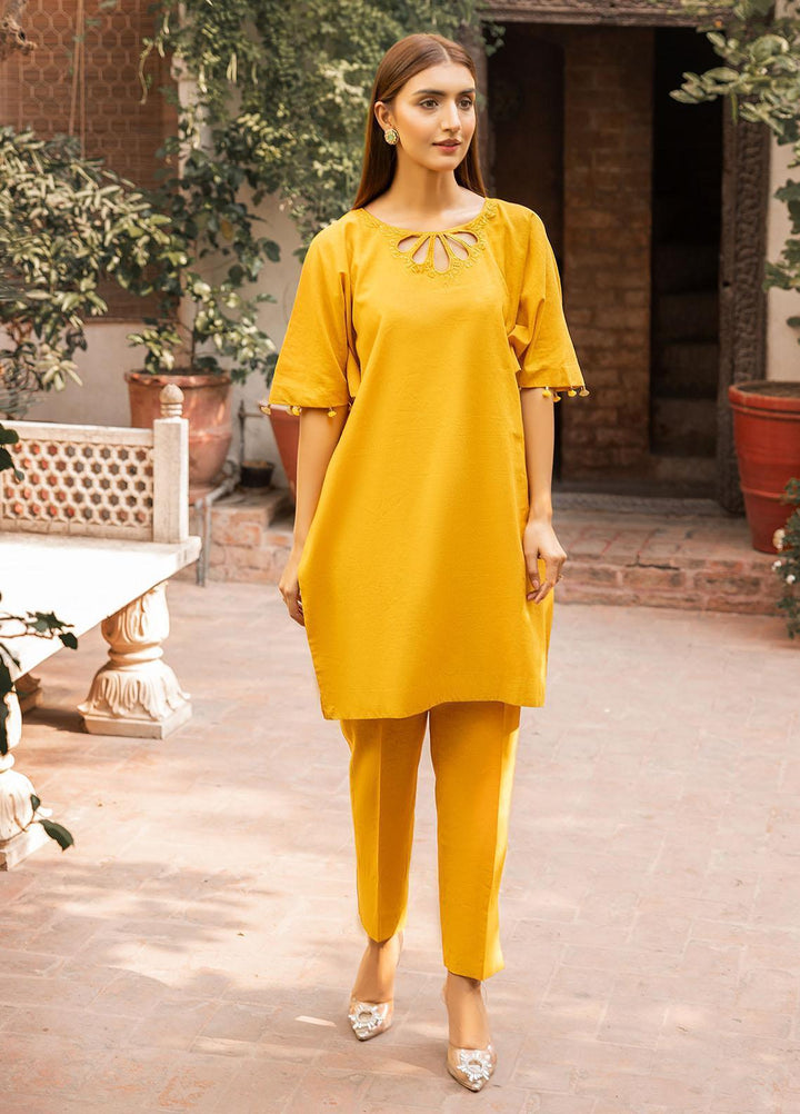 Manaal Arfeen Luxury Pret  Karandi 2 Piece Suit MNL23LP Musturd Glow