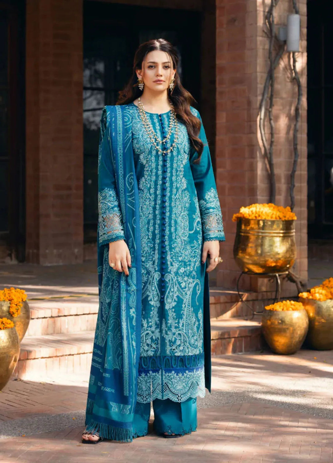 kashmiri dress for winter File:Traditional winter dress of kashmir.jpg