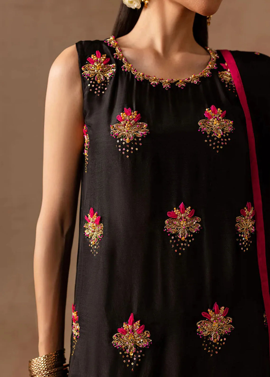 Maria Osama Khan Pret Embroidered Raw Silk 3 Piece Suit Charcoal Charm
