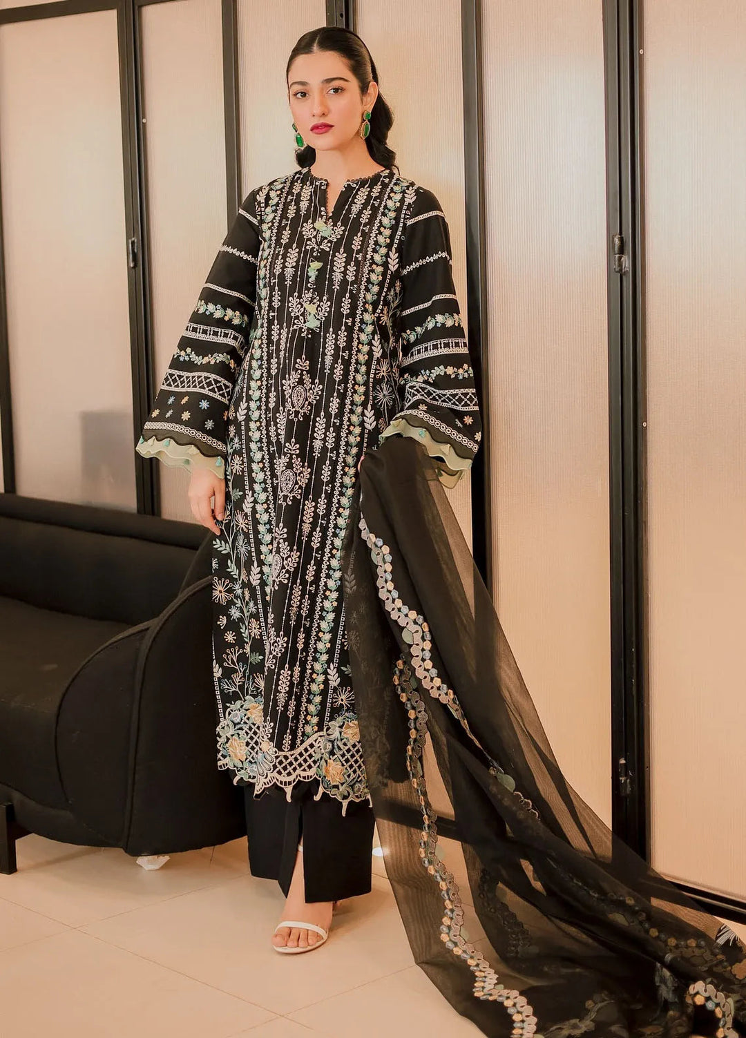 Maryum Hussain Embroidered Lawn Suit Unstitched 3 Piece MH25LL D-03 Dawn - Summer Collection
