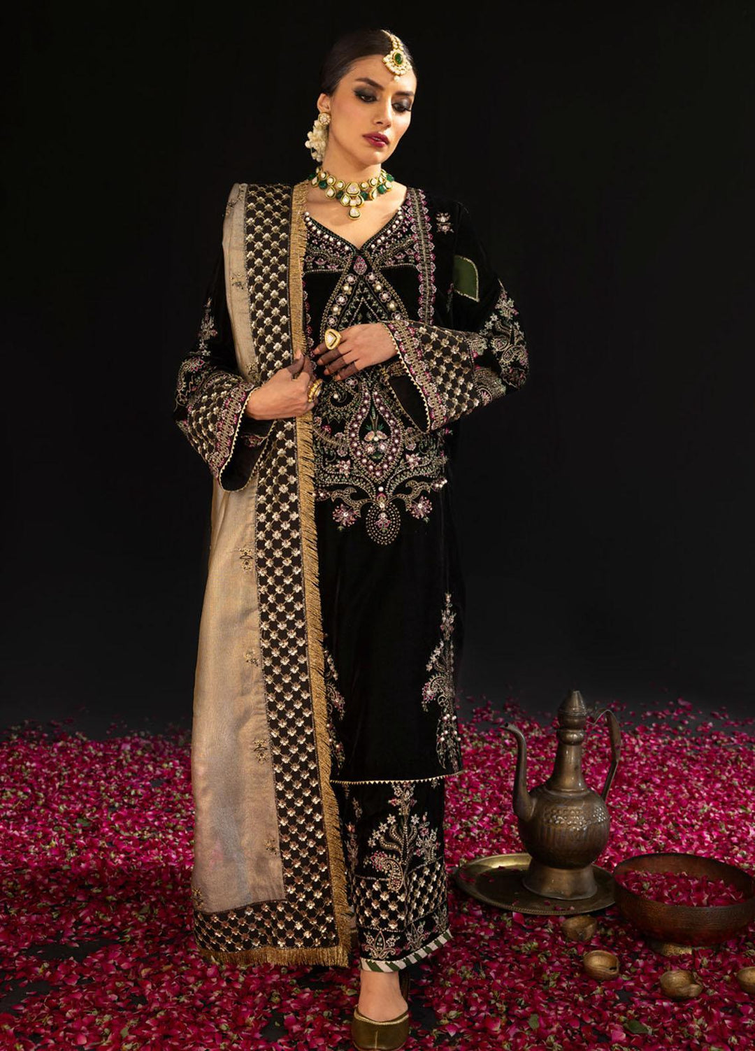 Maya By Nureh Embroidered Velvet Suits Unstitched 3 Piece NU23MV NS-97 - Luxury Collection