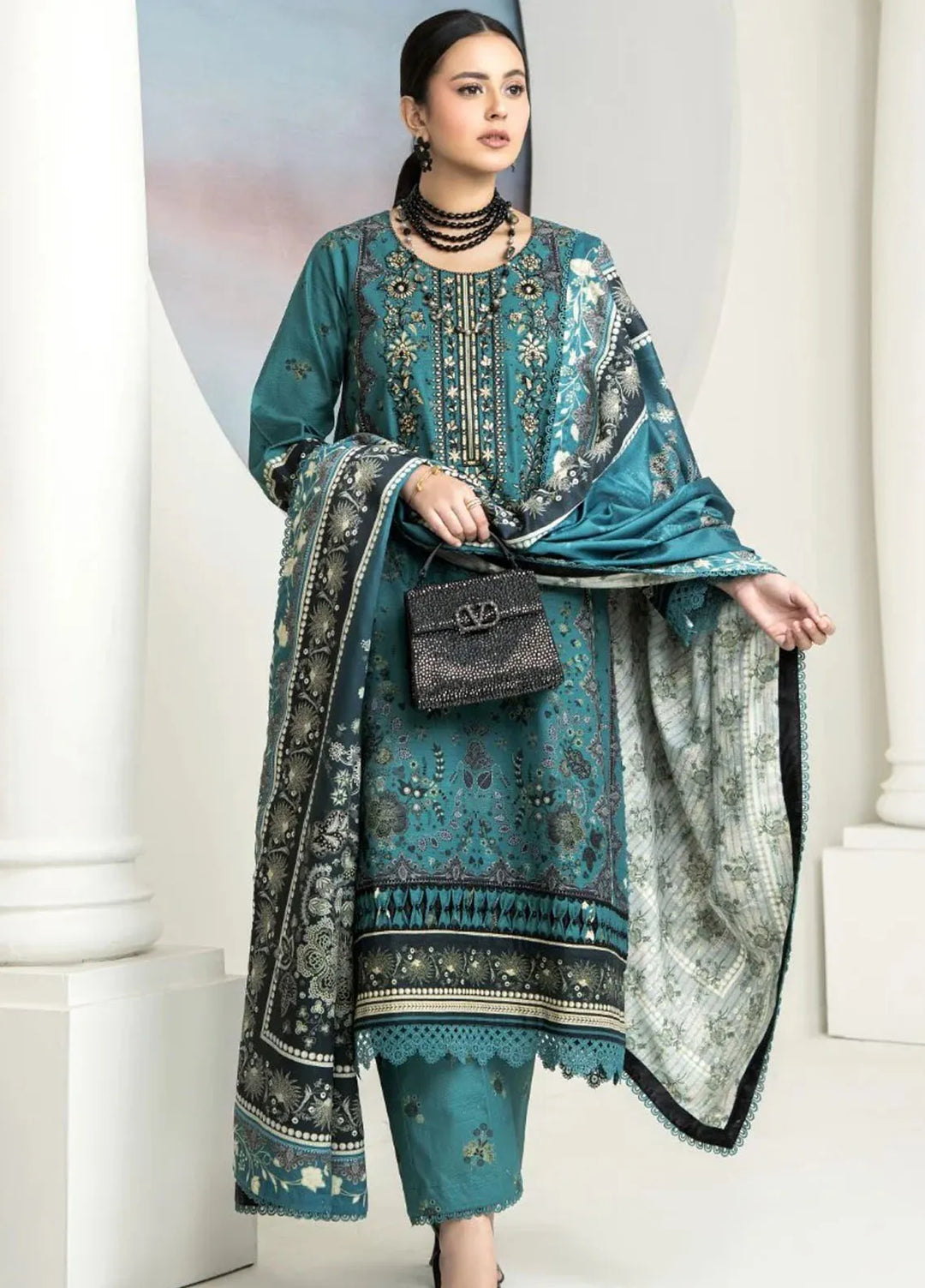 Meerak Pret Printed Khaddar 3 Piece Suit Turquoise