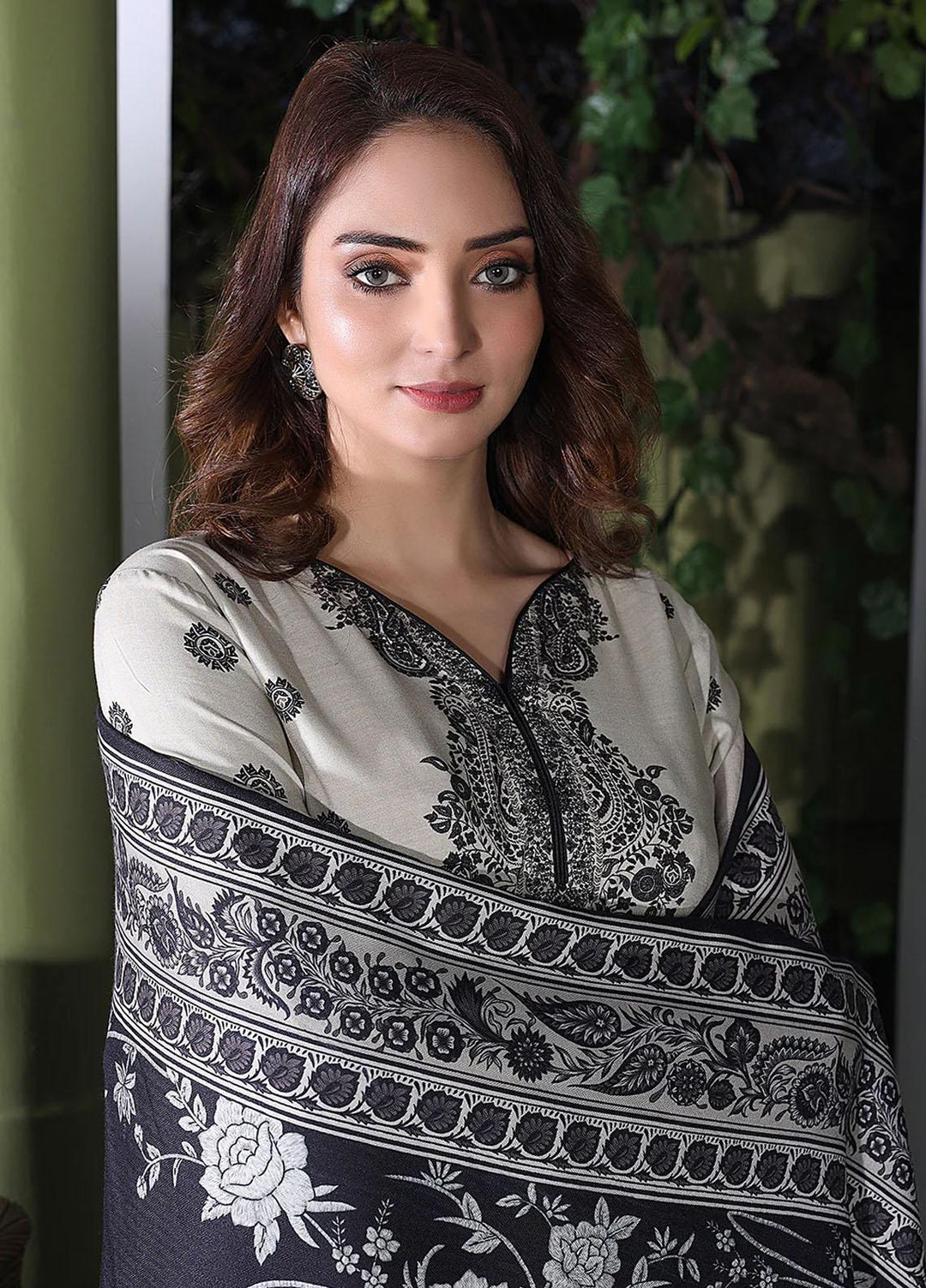 Meerak Printed Slub Linen Suits Unstitched 3 Piece MRK24RZ Dahlia - Formal Collection