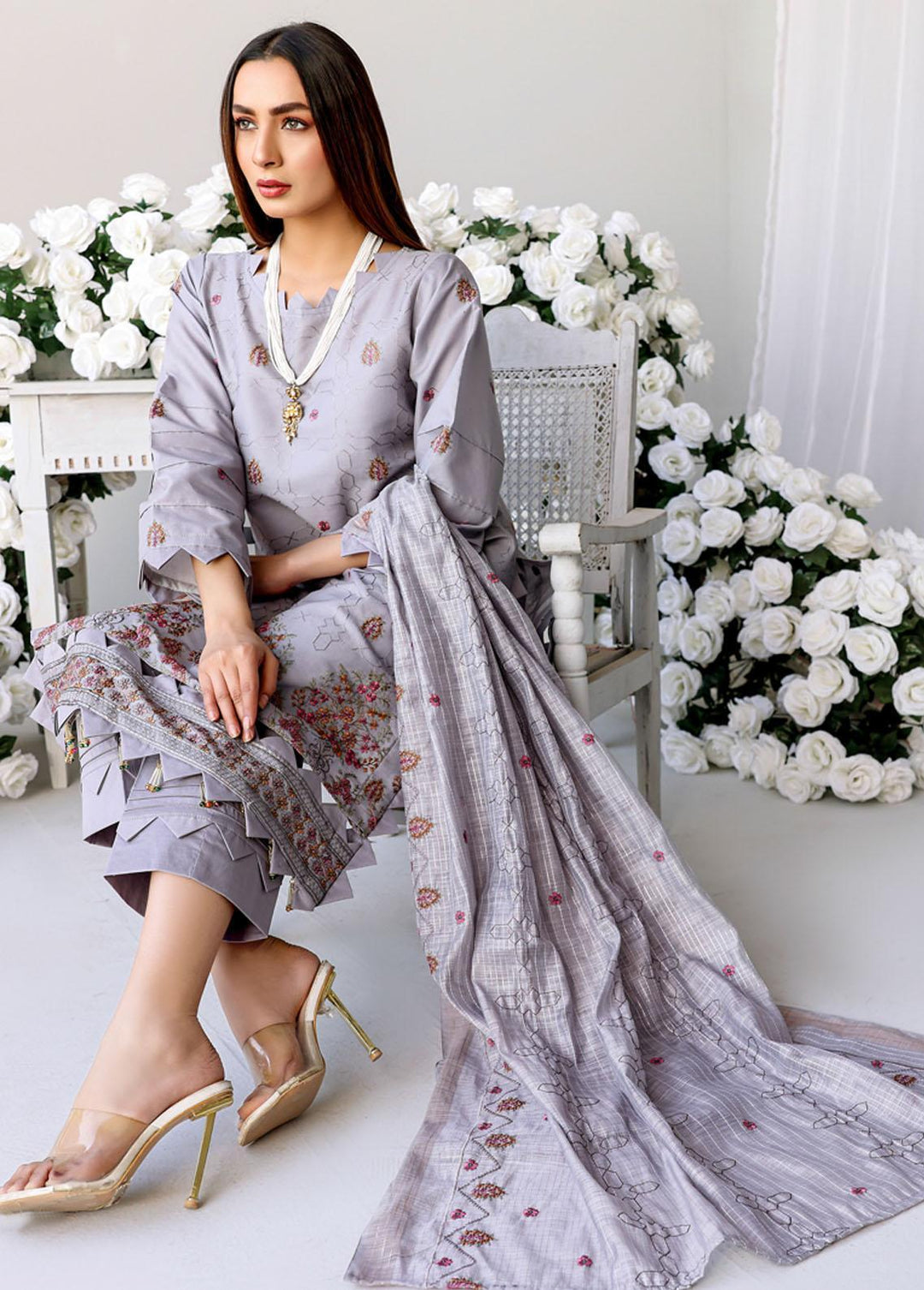 Mehru by Mahnur Embroidered Lawn Suits Unstitched 3 Piece MN23M 04 - Luxury Collection