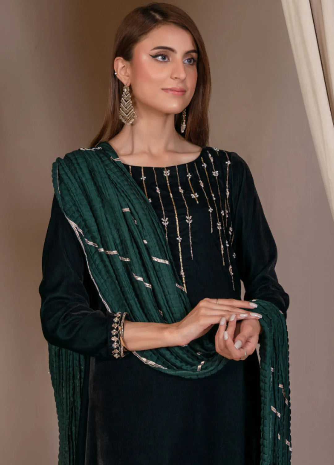 Mushq by Hadia Batool Pret Embroidered Velvet 3 Piece Suit Afroze