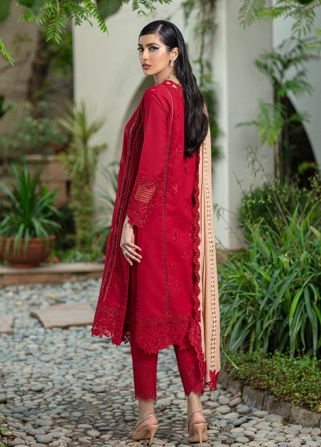 Mushq Embroidered Karandi Pret 3 Piece Suit MWP-01 Winter berry