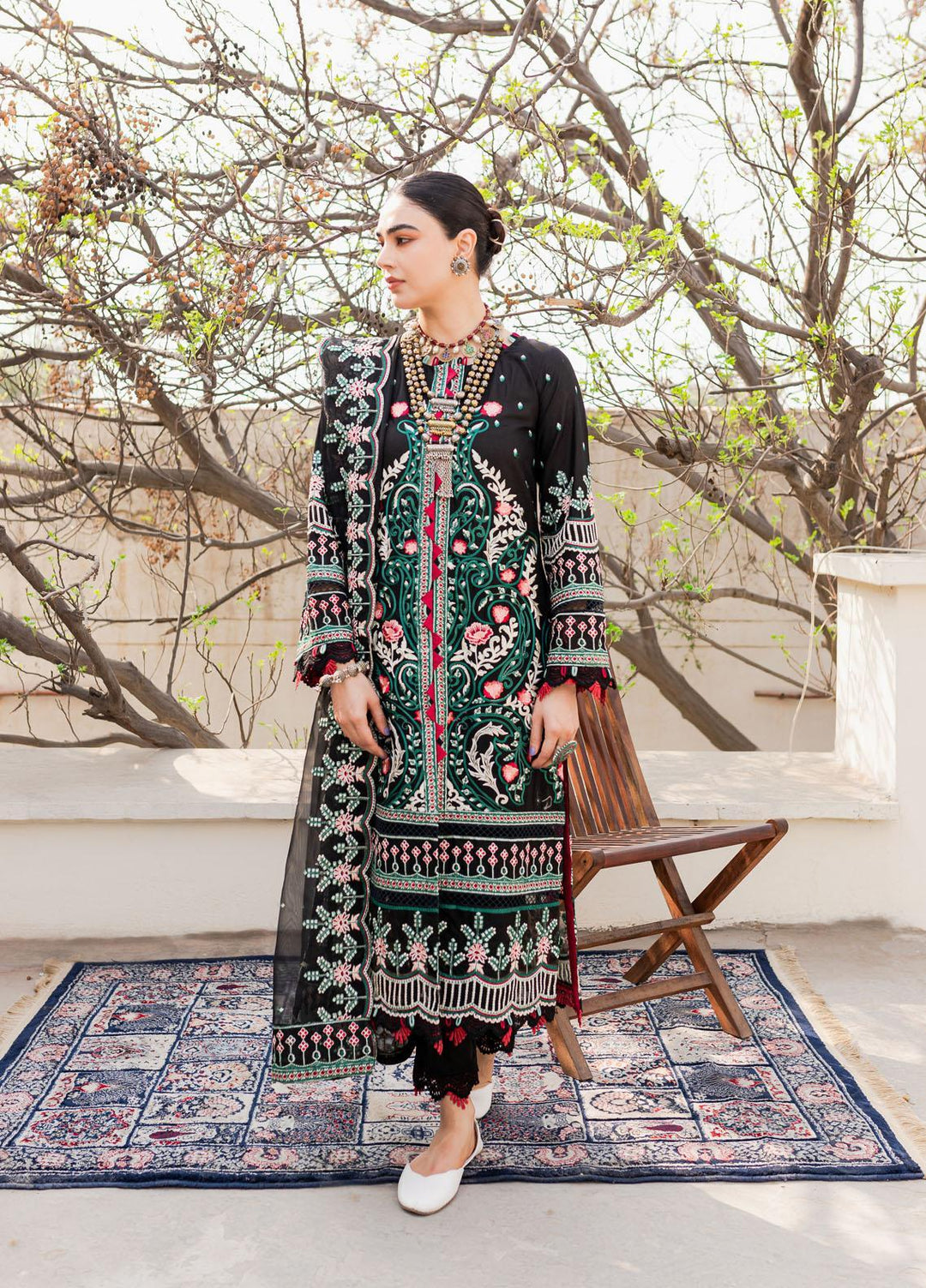 Naayas Embroidered Lawn Suits Unstitched 3 Piece NA23SL Jardin black - Summer Collection