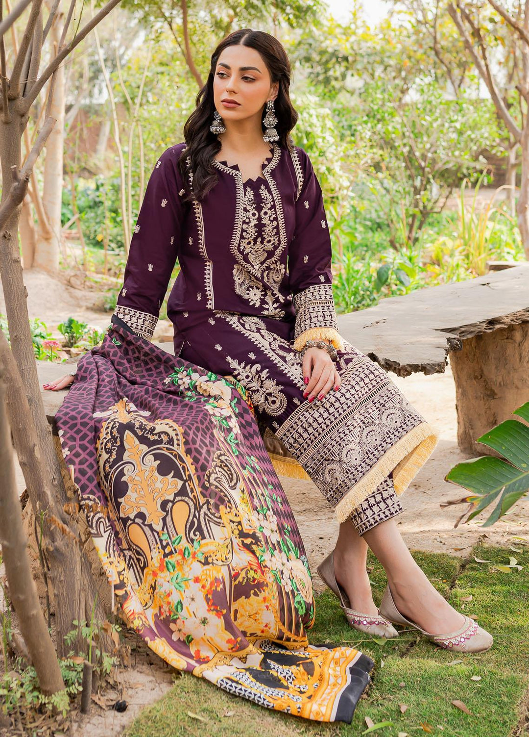 Naayas Embroidered Lawn Suits Unstitched 3 Piece NA23SL Mauve - Summer Collection