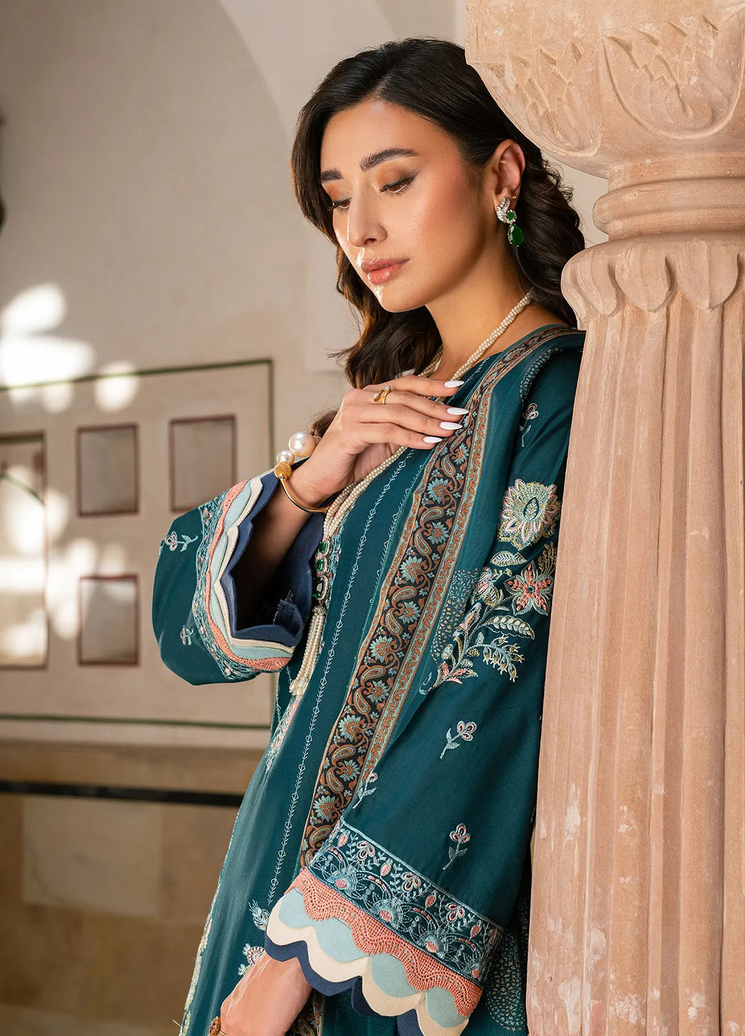Naayas Pret Embroidered Lawn 3 Piece Suit Capri