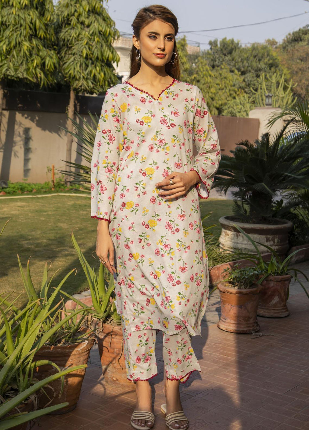 Naaz Couture Casual Pret  Lawn 2 Piece Suit NC23FP Greyish Maroon