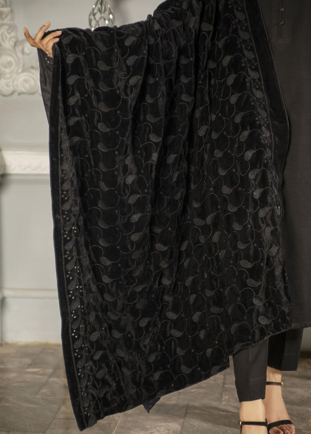 Naaz Couture  Velvet  Black Velvet Shawl With Black Schiffli Embroidery - Women Shawls