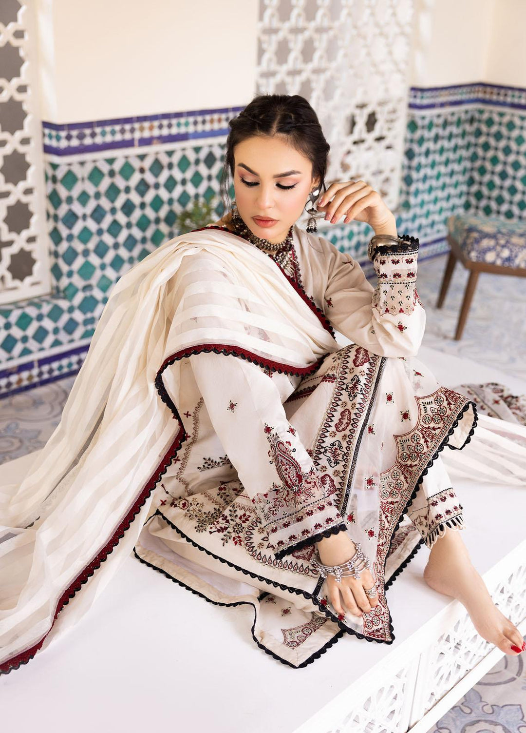 Neelos Embroidered Lawn Suits Unstitched 3 Piece NL22EL NAZAKAT - Summer Collection