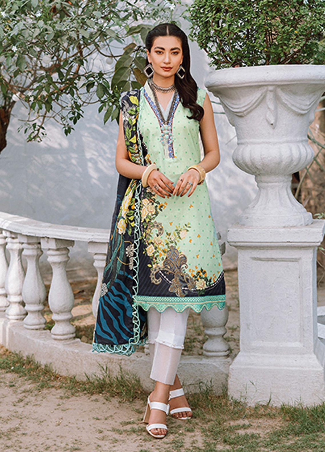 Noor Rani by Daud Abbas Printed Lawn Suits Unstitched 3 Piece DA22NR NOORI - Summer Collection