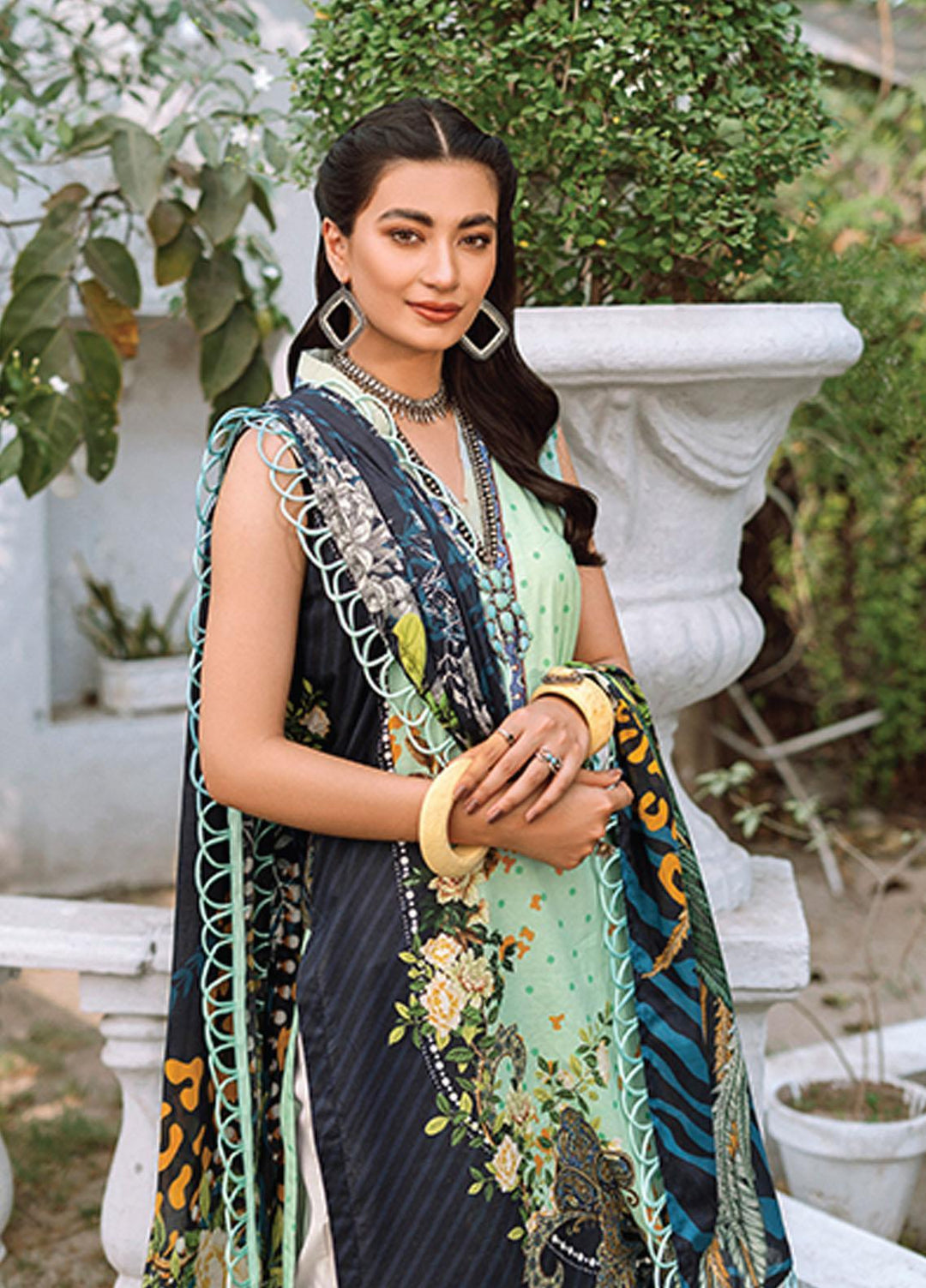 Noor Rani by Daud Abbas Printed Lawn Suits Unstitched 3 Piece DA22NR NOORI - Summer Collection