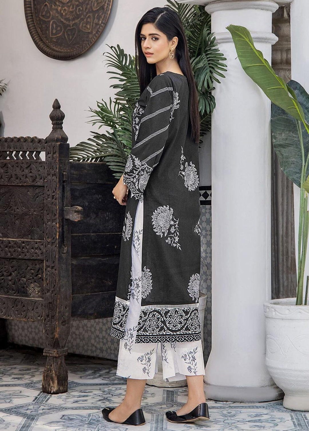 Nureh By Khas Printed Lawn Suits Unstitched 2 Piece KHS23N RKT-1705 - Summer Collection