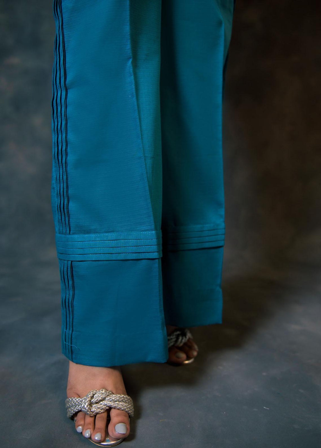 Nuriyaa Casual Pret  Lawn 2 Piece Suit NR22IM IVY