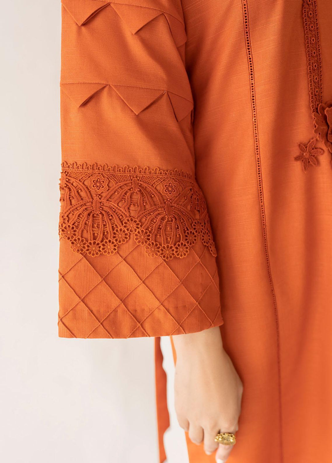 Nuriyaa Casual Pret  Lawn Shirt NR21WT LINDA