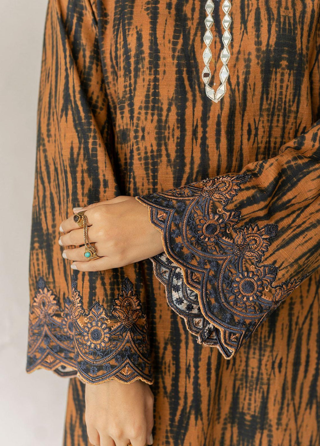 Nuriyaa Casual Pret  Khaddar 2 Piece Suit NR21WT SIENNA