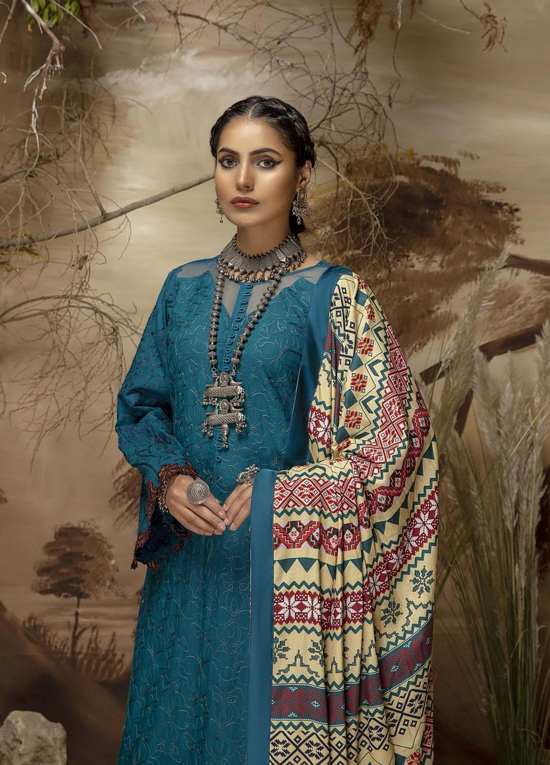 Nuriyaa Luxury Pret  Khaddar 3 Piece Dress NR21W Roya