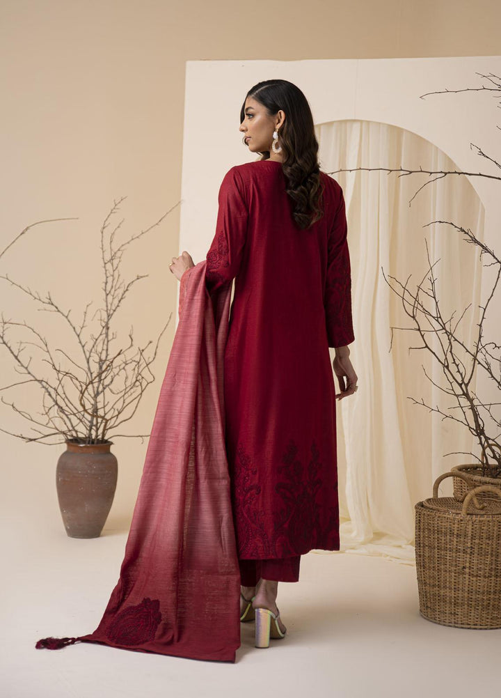 Nuriyaa Pret  Khaddar 3 Piece Suit NR23WP RANGSAAZ