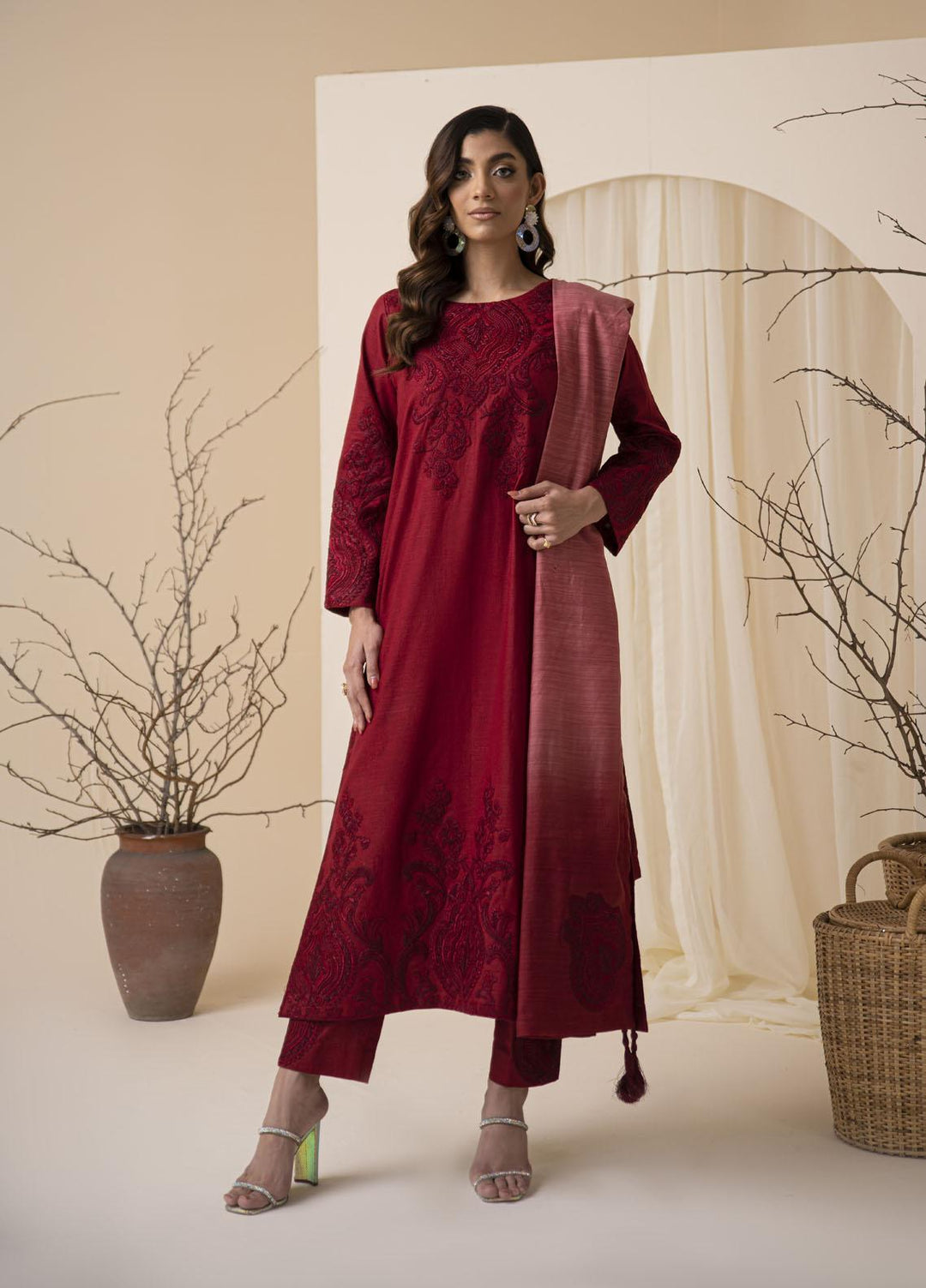 Nuriyaa Pret  Khaddar 3 Piece Suit NR23WP RANGSAAZ