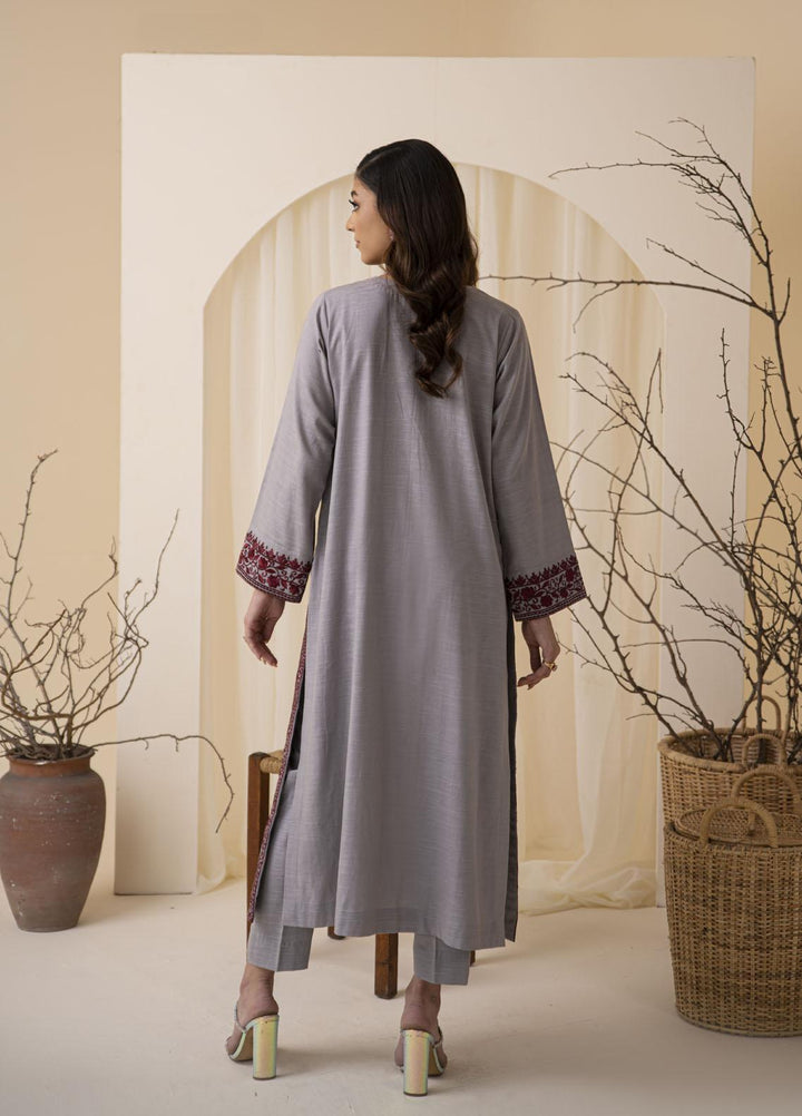 Nuriyaa Pret  Khaddar 2 Piece Suit NR23WP BULBUL