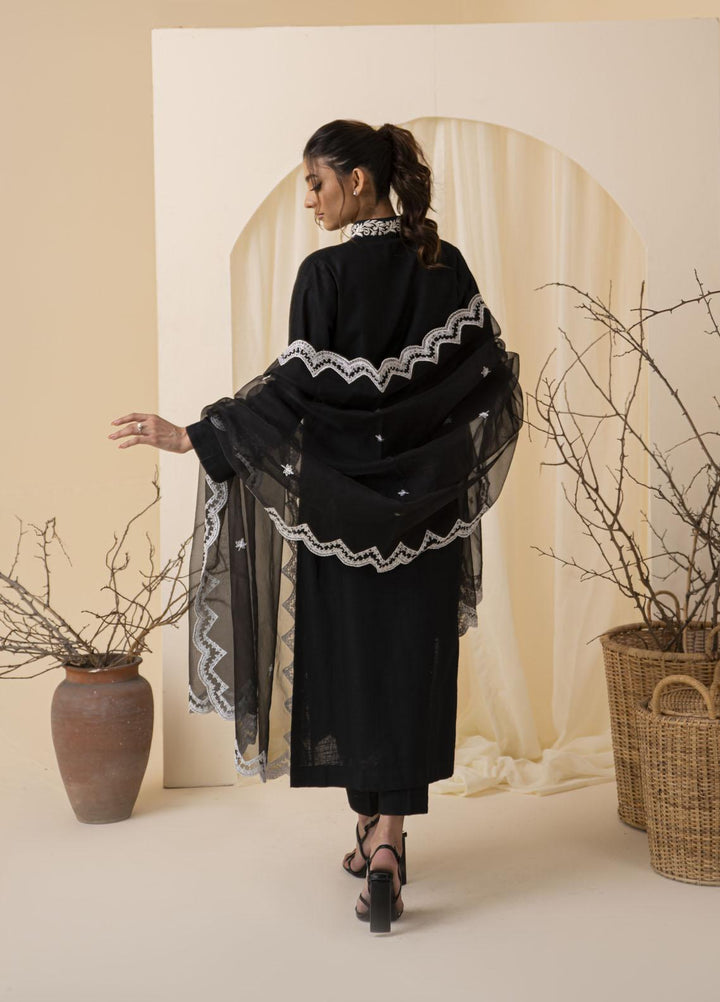 Nuriyaa Pret  Khaddar 3 Piece Suit NR23WP KOYAL