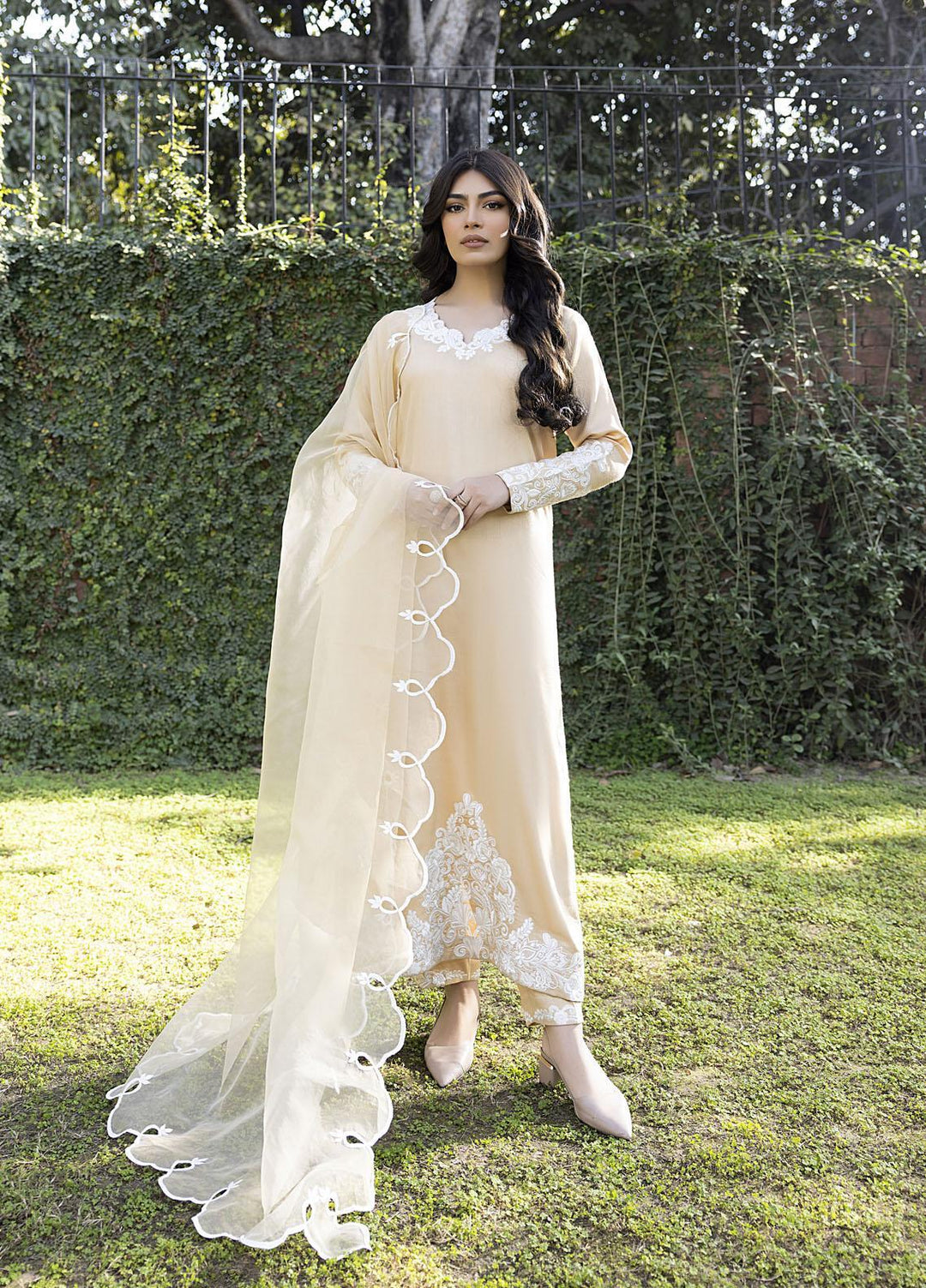 Nuriyaa Pret  Linen 3 Piece Suit NR23WP-2 GOHAR -E- NAYAAB