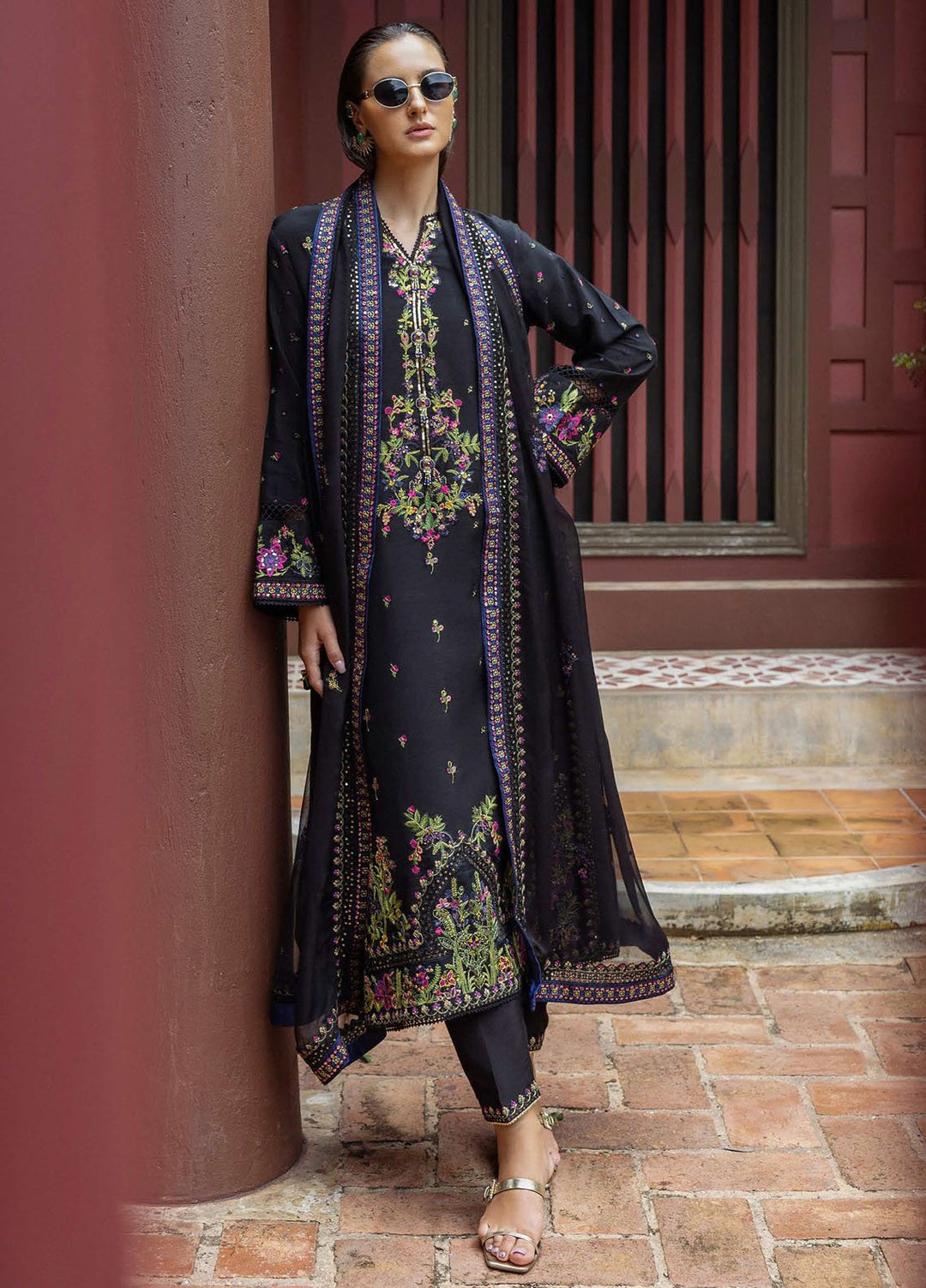 formal unstitched dress BRAND-Elaf STYLE-Pakistani Suit SIZE-Unstitched Free Size 100% Original Guaranteed Unstitched Dress Material Product: Luxury Formal Dress Fabric: Poly Net Front with Poly Net Dupatta Type: Unstitched