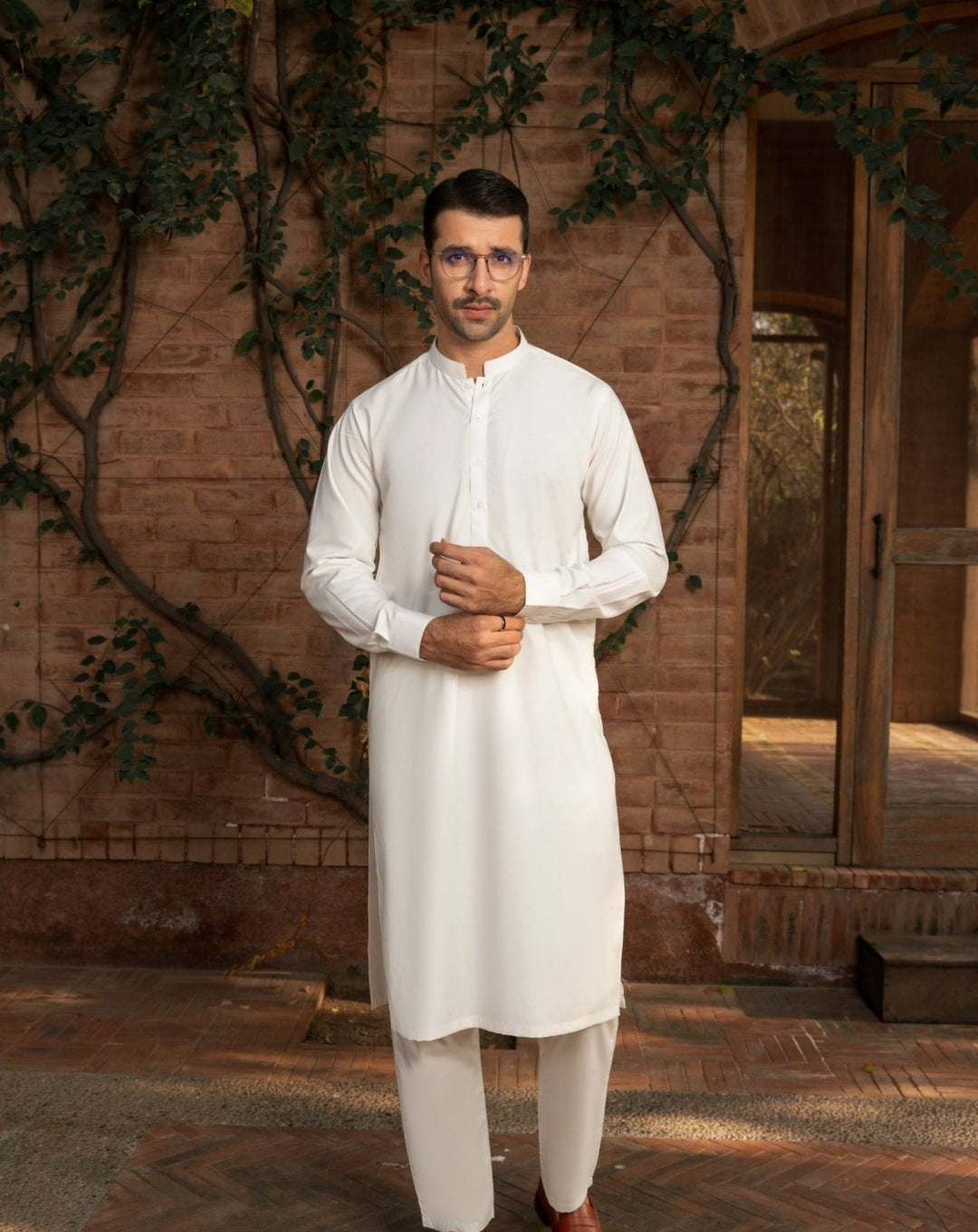 Muraqsh Ready To Wear Solids Cotton Men Off White Kurta Trouser/Shalwar MUR-OWKT--KS - Summer Collection
